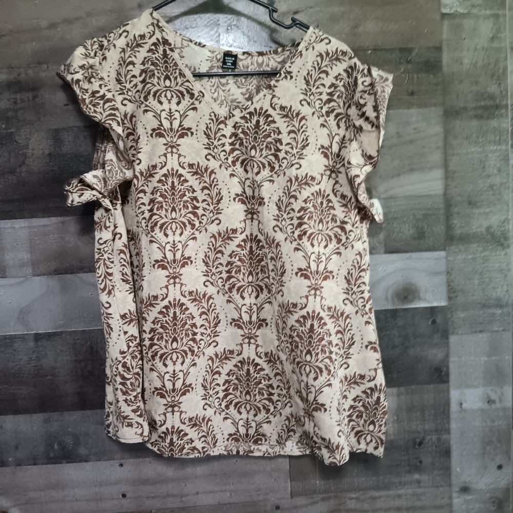 SHEIN Brown Cap Sleeve Blouse with Intricate Pattern